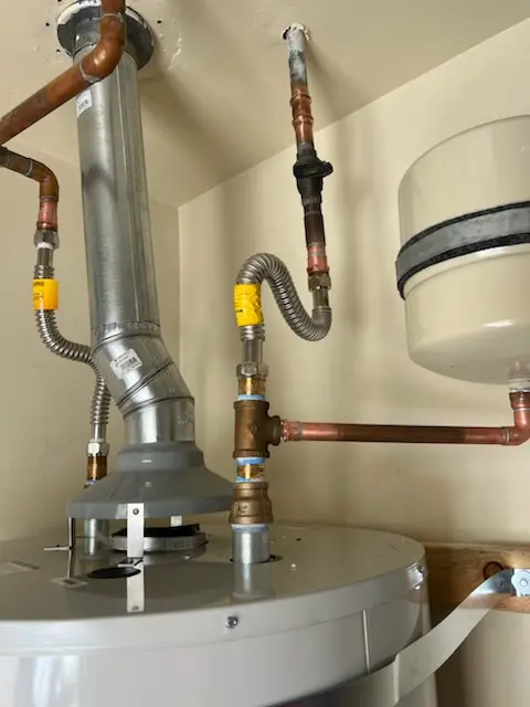 Water heater installation and plumbing repair in Downtown Hartford